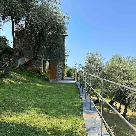 Piccola A Tiny House Facing Portofino Bay בית נופש